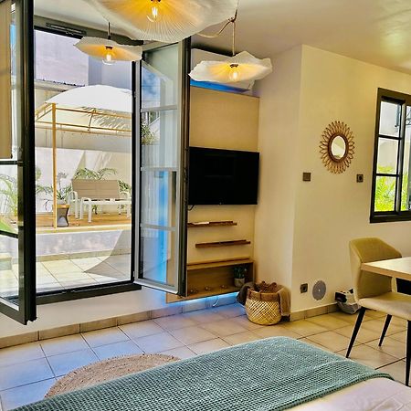 Le Coeur Daisy'L Saint Denis Centre Apartment Bagian luar foto