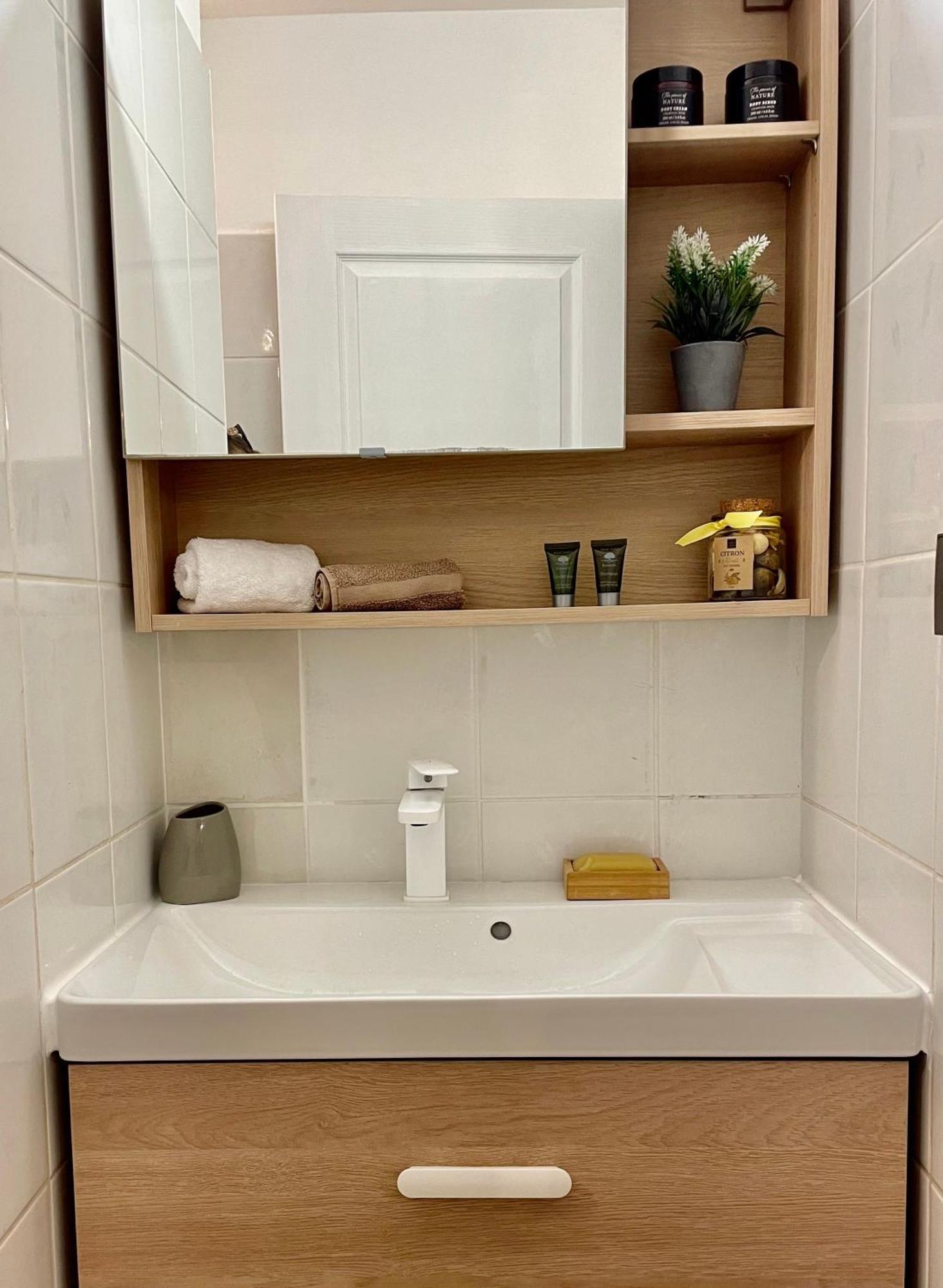 Le Coeur Daisy'L Saint Denis Centre Apartment Bagian luar foto